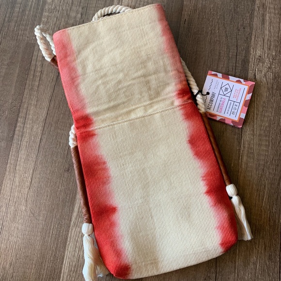 NWT Mercado Global Crossbody - Picture 3 of 7